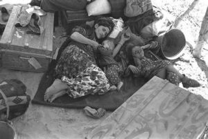 Displaced Iraqi Jewish family, 1951 (Wikipedia)